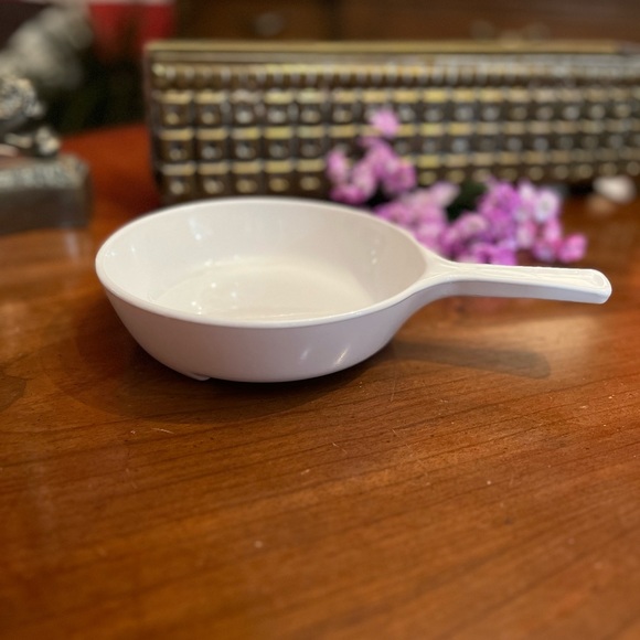 VTG CorningWare France All-White Pan, 6.75” Dish, MW 83B MIcro/Browning Dish - Picture 4 of 7